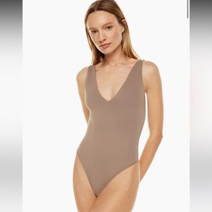 V neck contour bodysuit